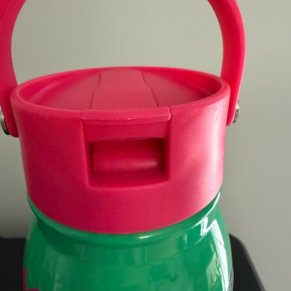 Swig Flip & Sip 36 Ounce Water Bottle Paradise *NEW WITH TAGS* - Picture 5 of 7